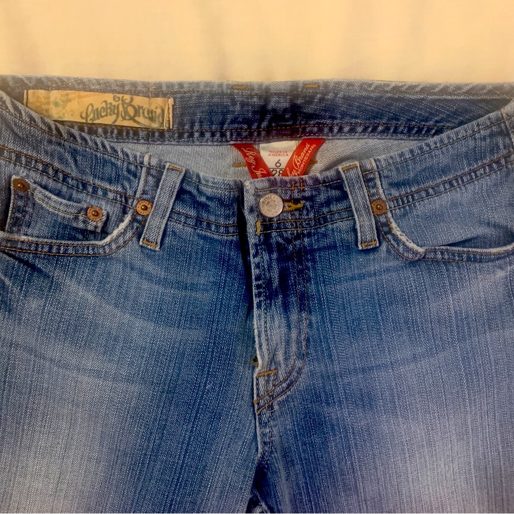 Lucky brand regular inseam boot cut jeans.  Size 6/28.  Women’s.  A23.